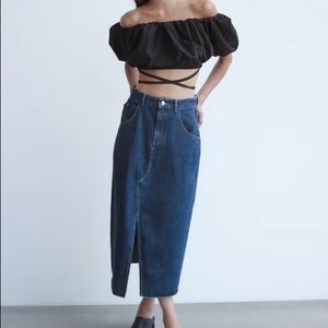 Zara Denim Midi Skirt in Dark Blue (M)